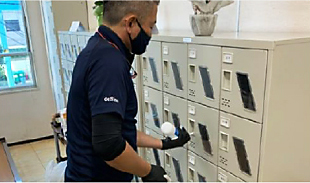 コーティング専門スタッフ作業風景